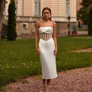 NWT - Alamour The Label Yvonne Dress